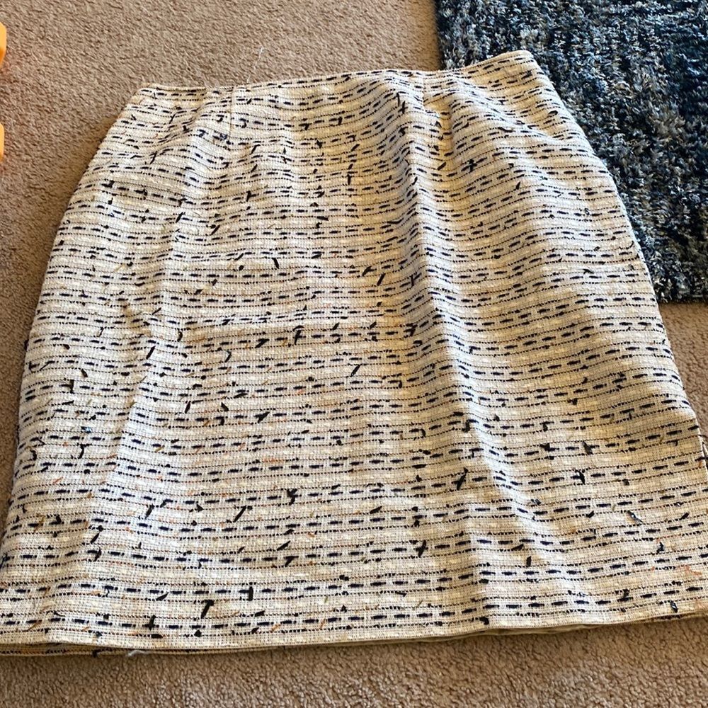‎Doncaster beige skirt 16